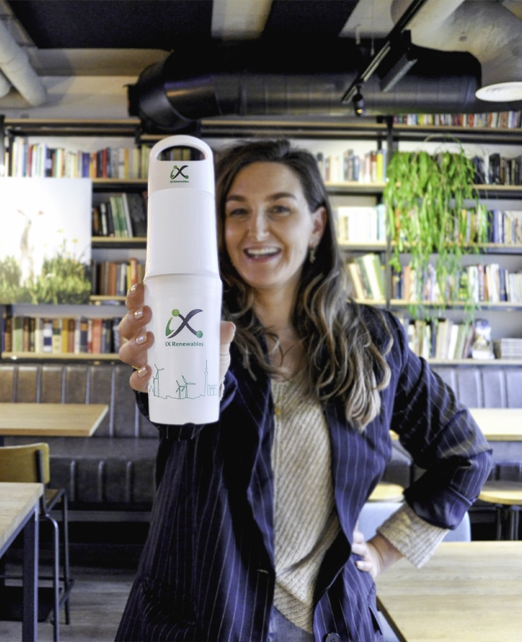Bedrukte, witte BE O bottle met IX-renewable logo